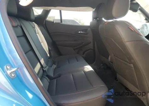 2025 Chevrolet Trax 2Rs z USA, uszkodzony, nr VIN KL77LJEP3SC210138